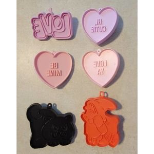 6 vintage Hallmark cookie cutters: Valentine’s and Halloween
